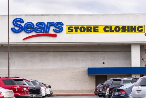 Sears store closing sign from 2018